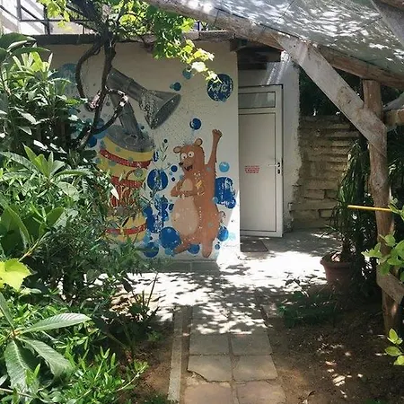 X Varna Hostel Άγιος Κωνσταντίνος και Ελένη