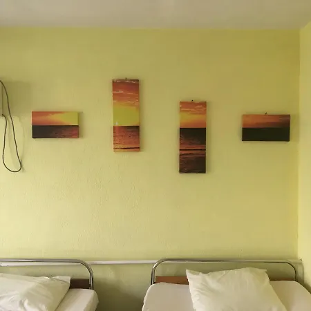 X Varna Hostel Άγιος Κωνσταντίνος και Ελένη